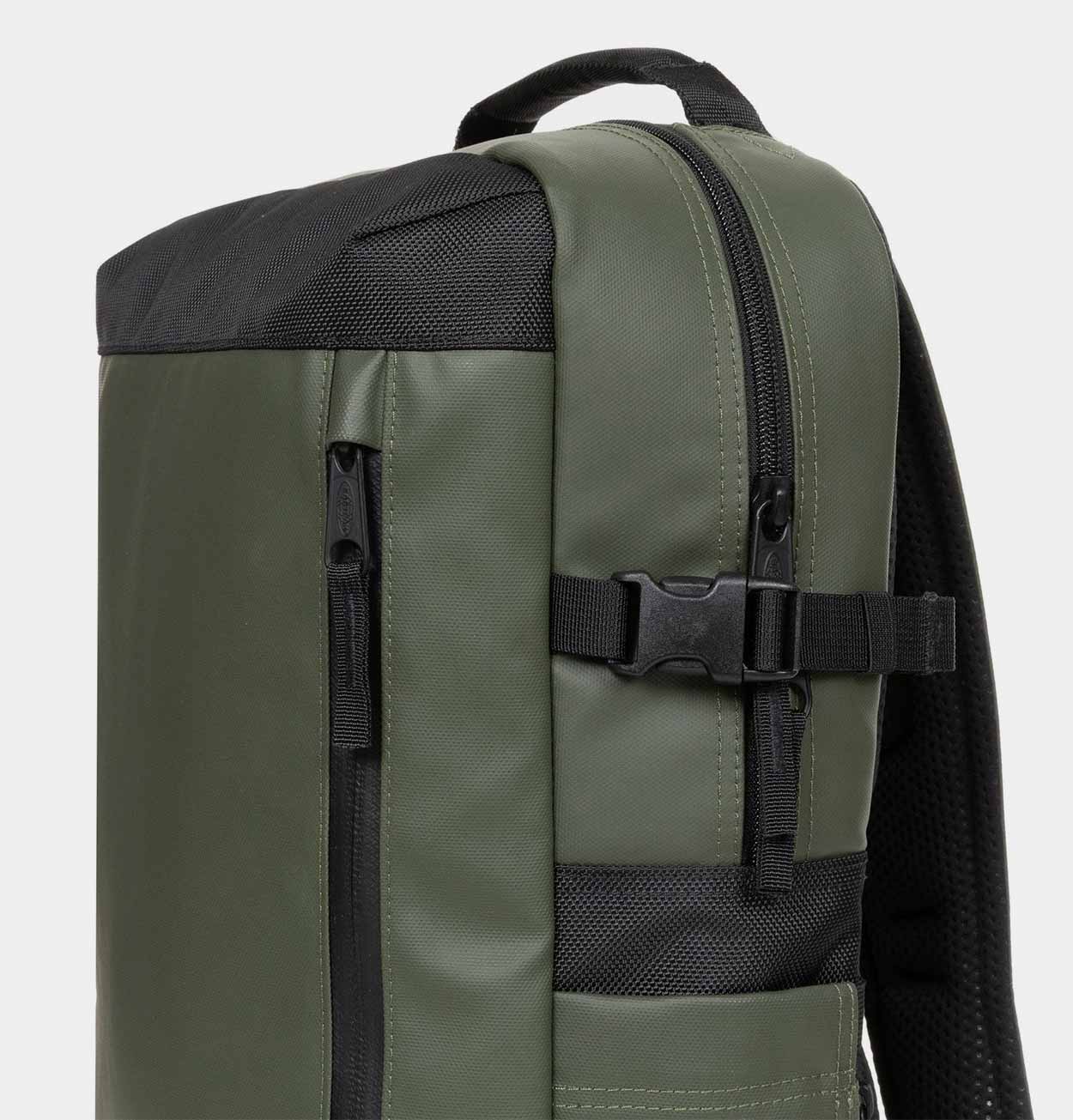 Eastpak Tecum M CNNCT in Khaki Green
