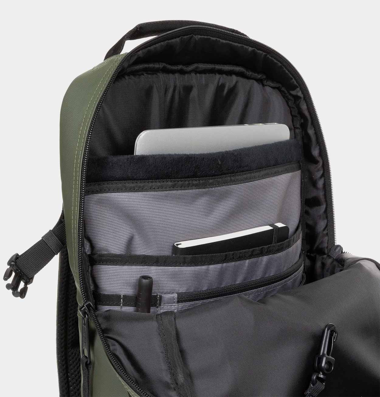 Eastpak Tecum M CNNCT in Khaki Green
