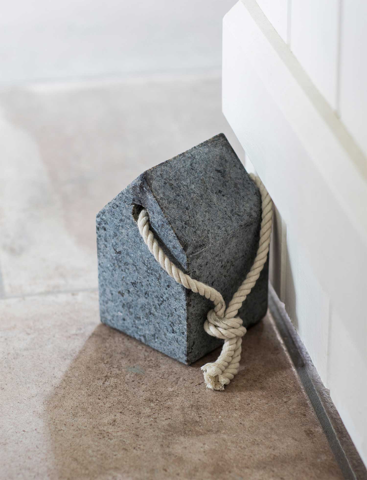 Garden Trading Granite Door Stop with Rope Handle