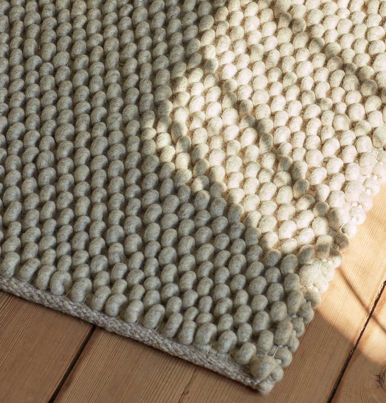 HAY Peas Rug – Soft Grey – Various Sizes