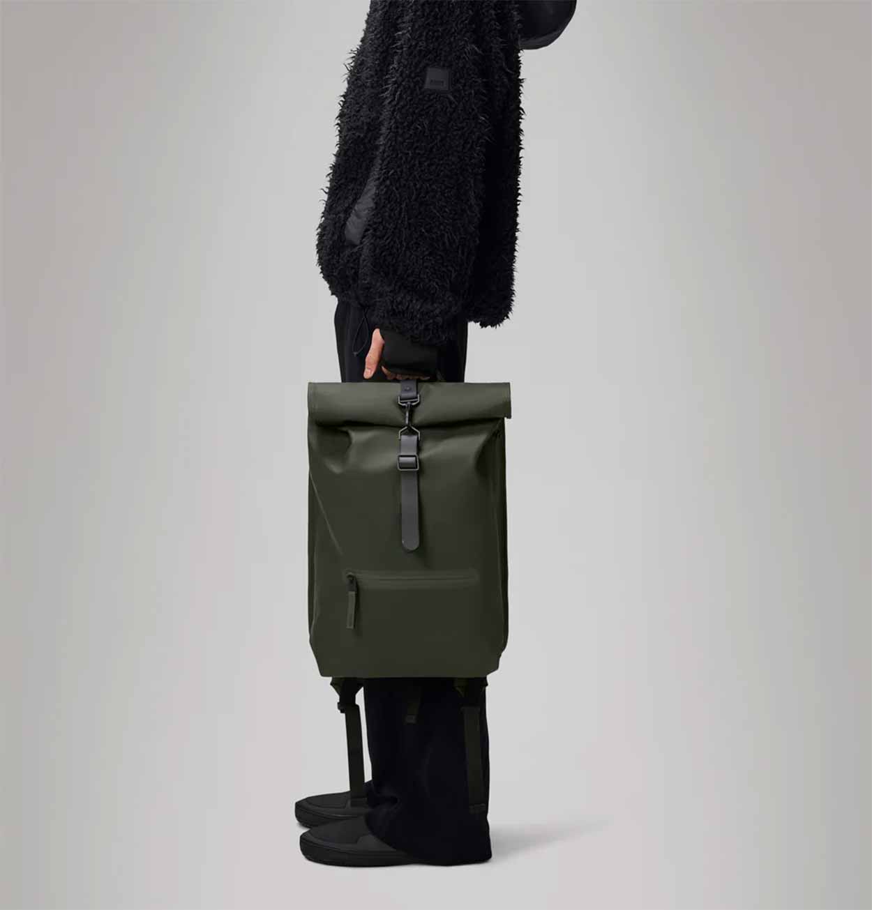 RAINS Rolltop Rucksack in Green