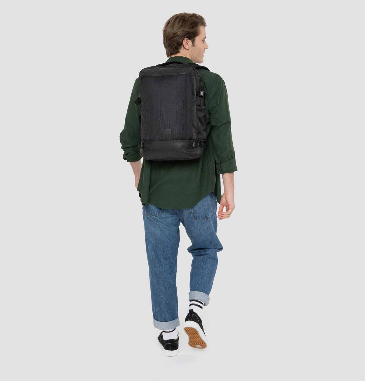 Eastpak Tecum M CNNCT in Black