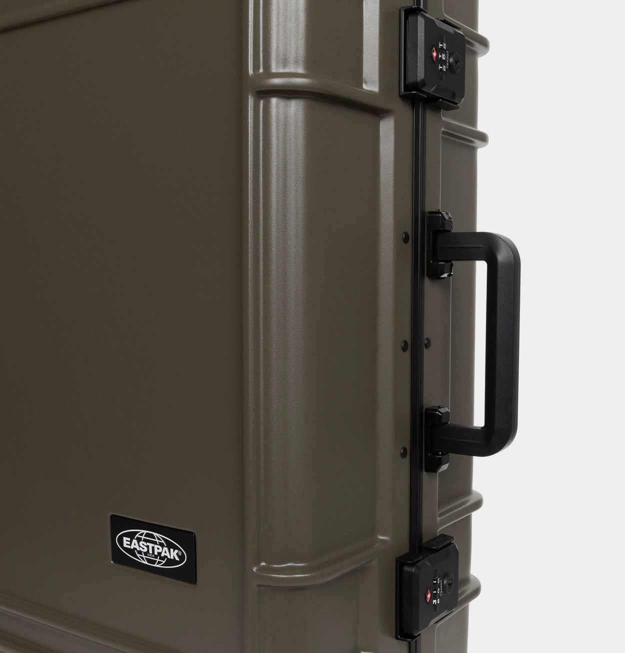 Eastpak Resist'r Case M in Army Olive