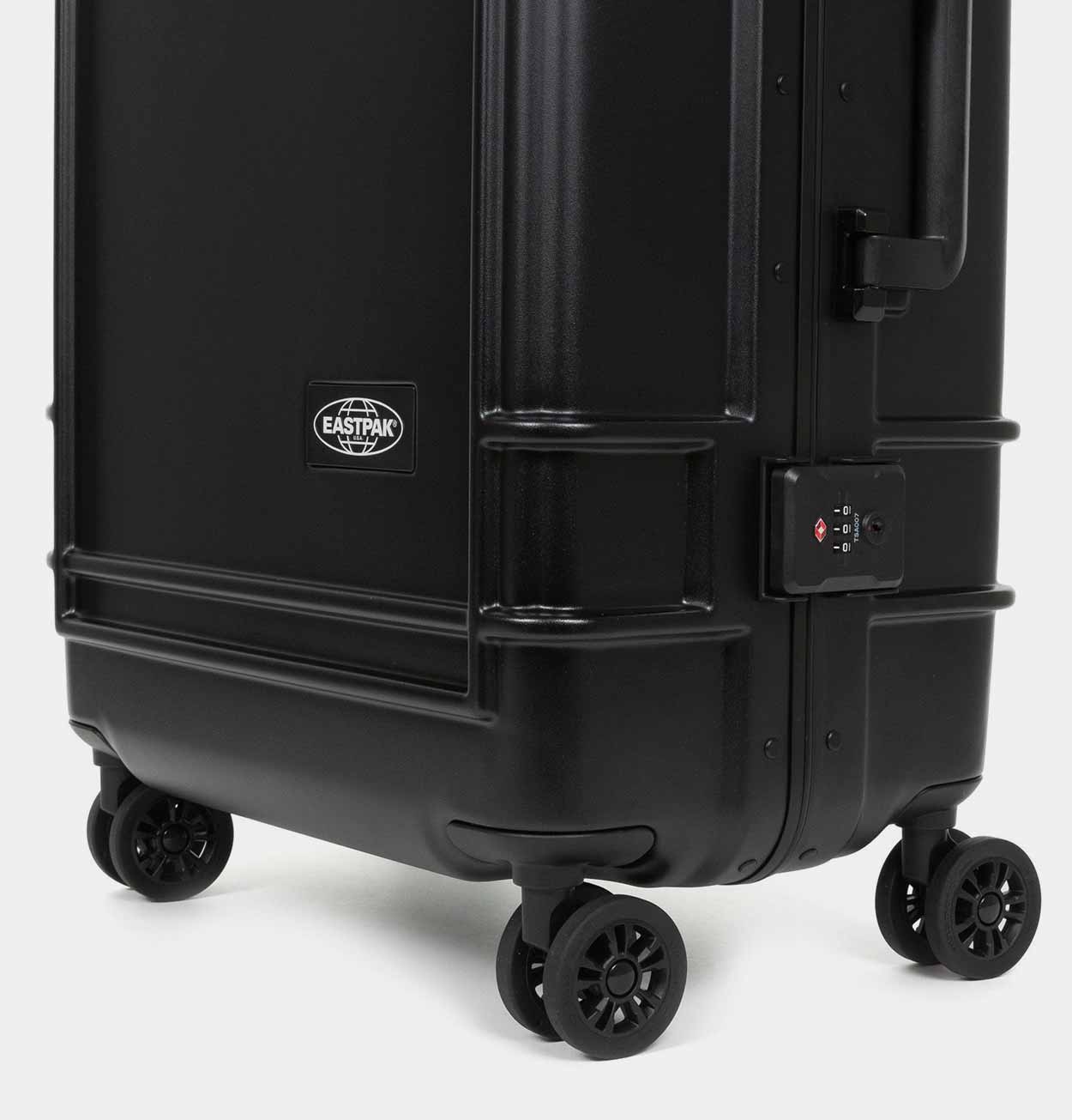 Eastpak Resist'r Case M in Black
