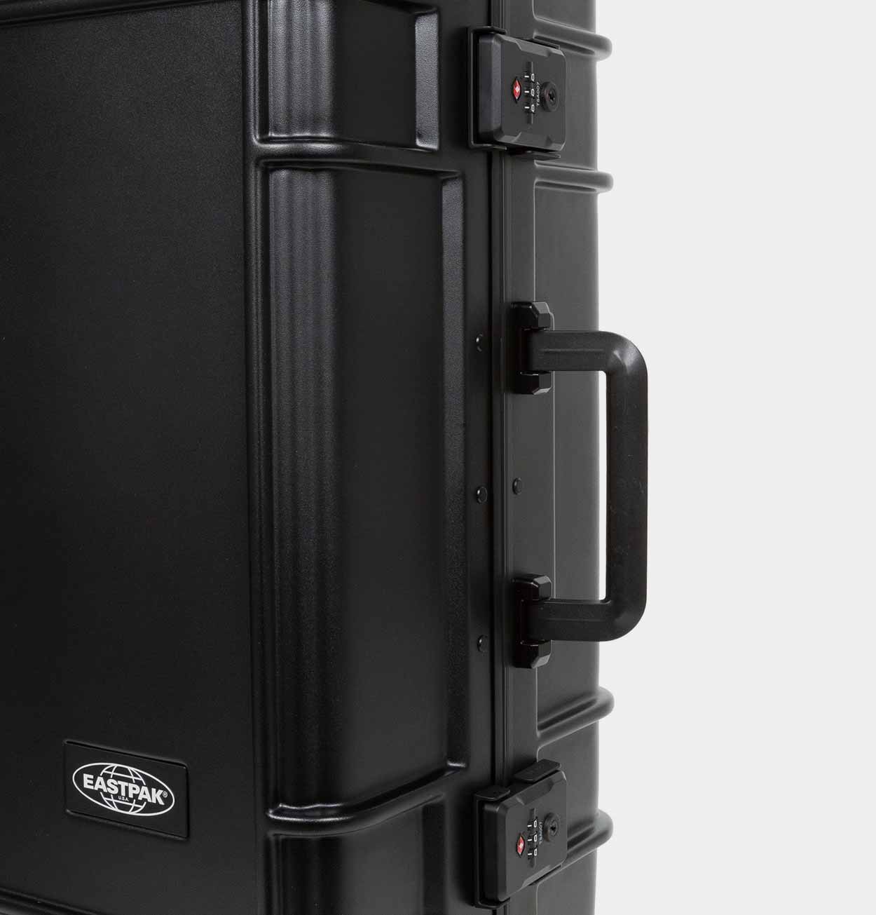 Eastpak Resist'r Case M in Black