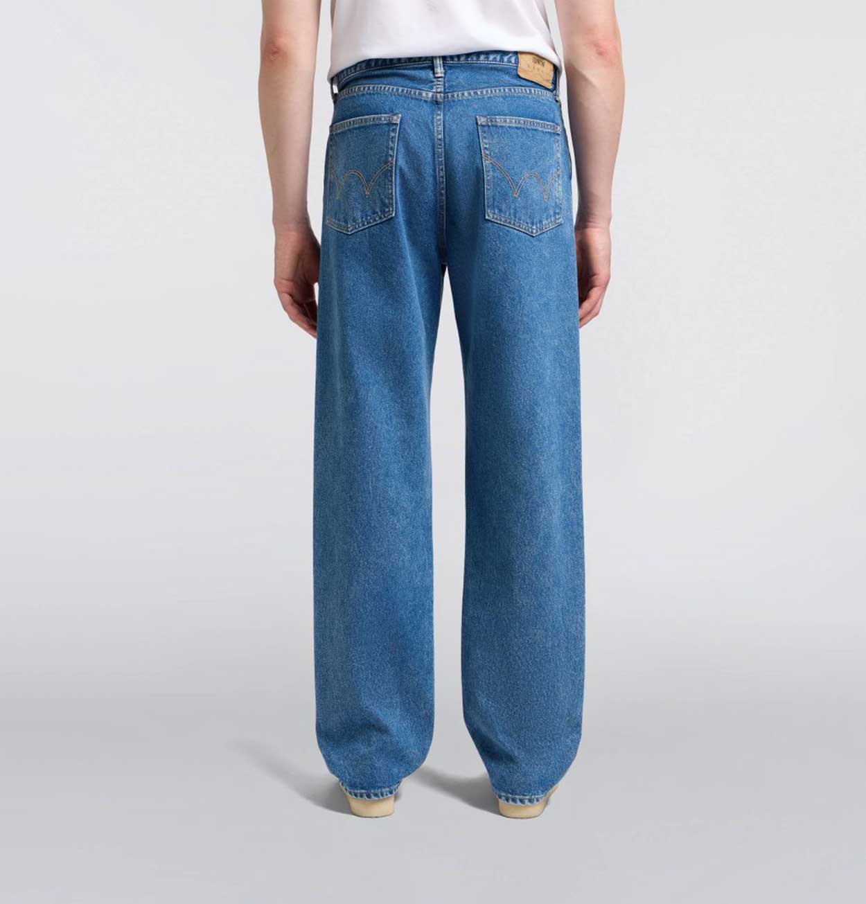 EDWIN Loose Jeans in Blue Mid Light Used
