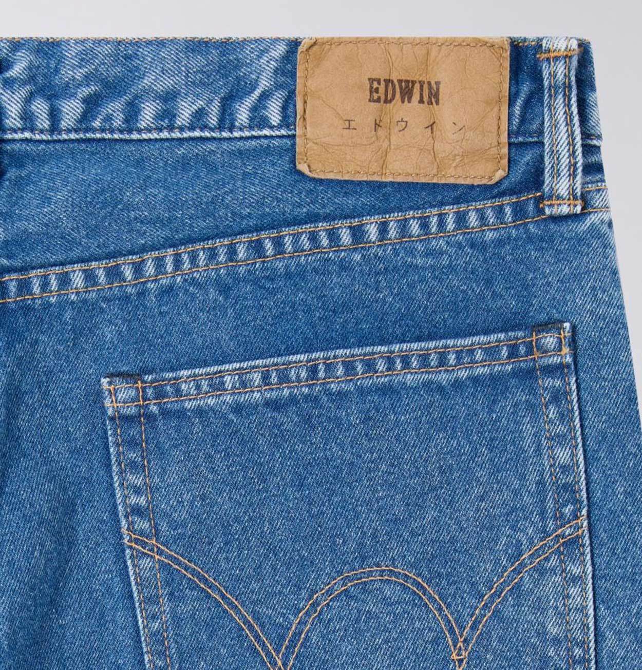 EDWIN Loose Jeans in Blue Mid Light Used
