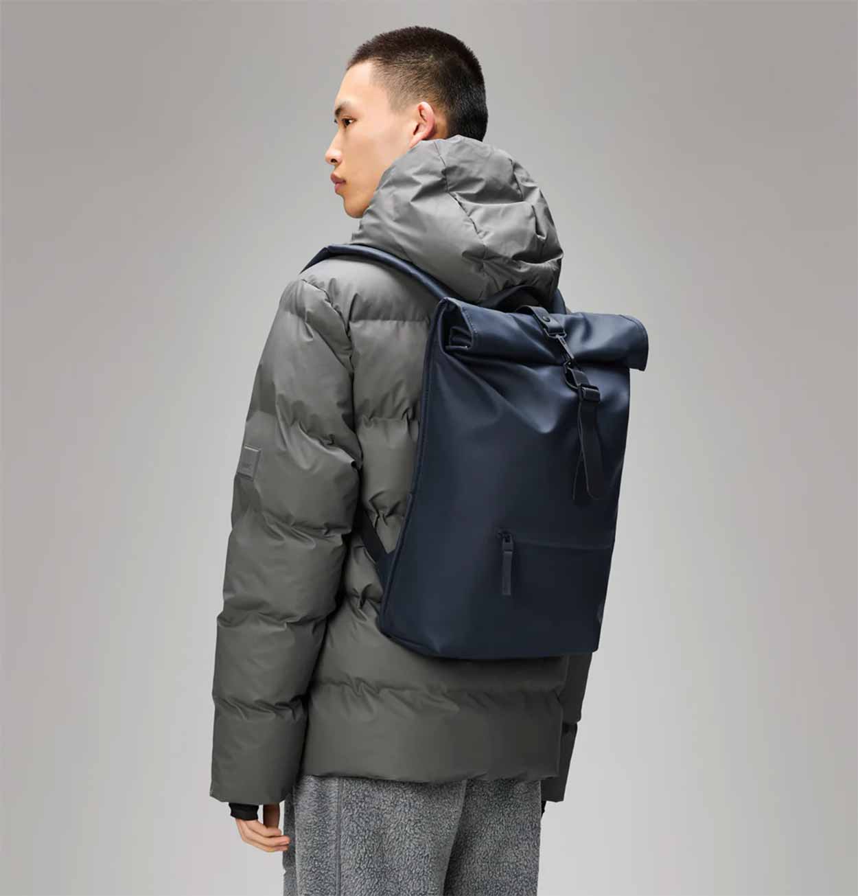 RAINS Rolltop Rucksack in Navy
