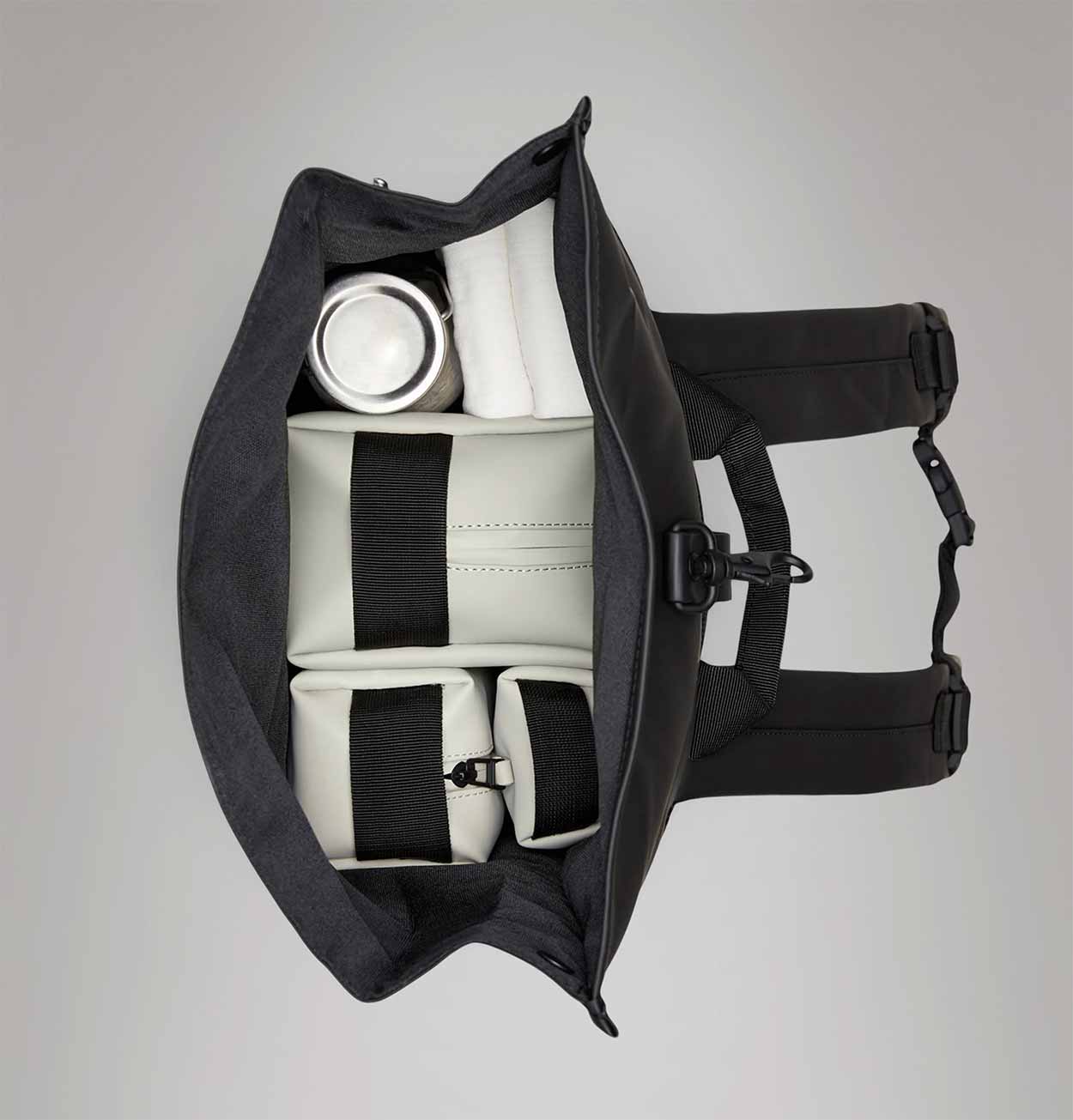 RAINS Rolltop Rucksack in Navy