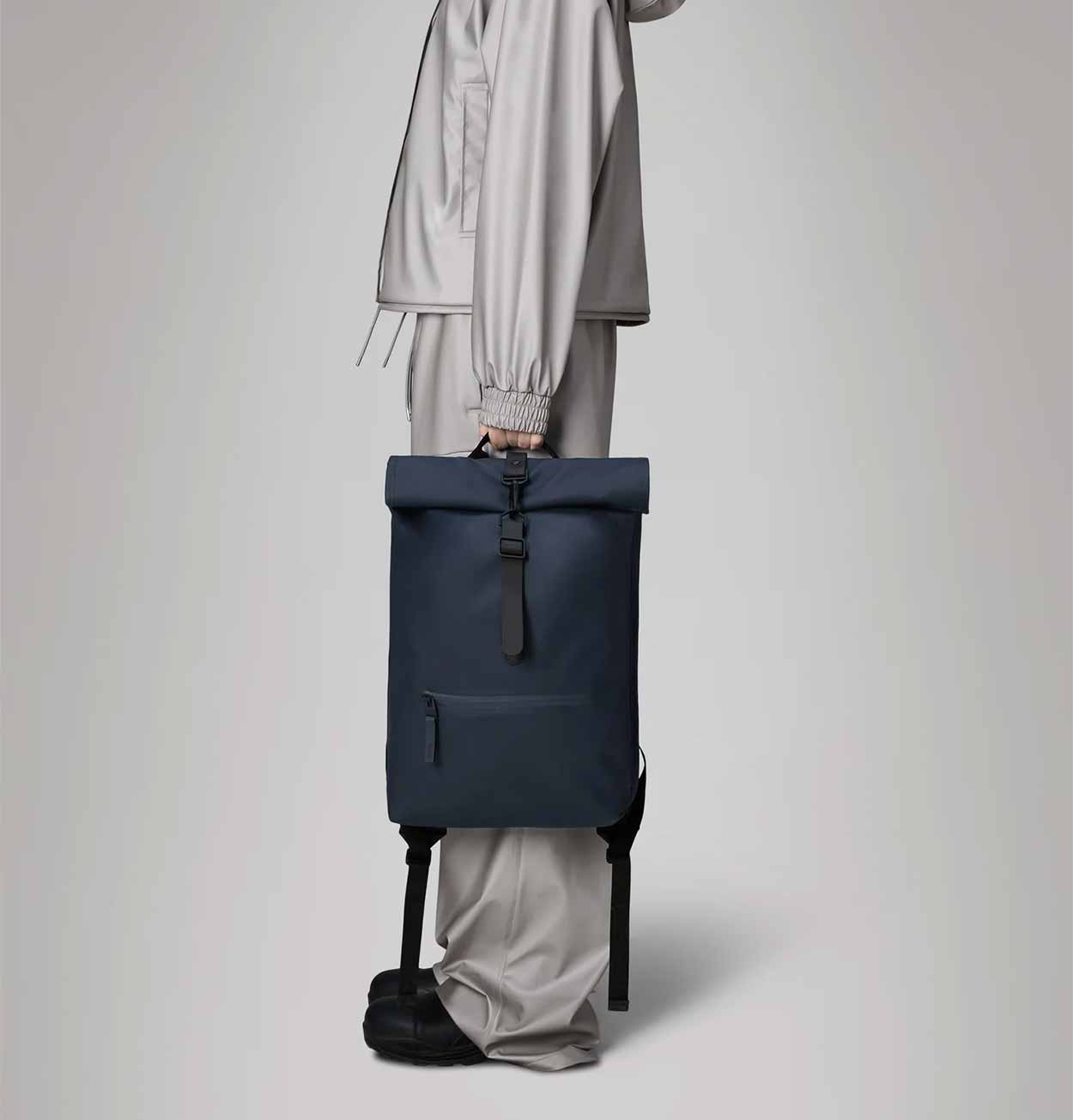 RAINS Rolltop Rucksack in Navy