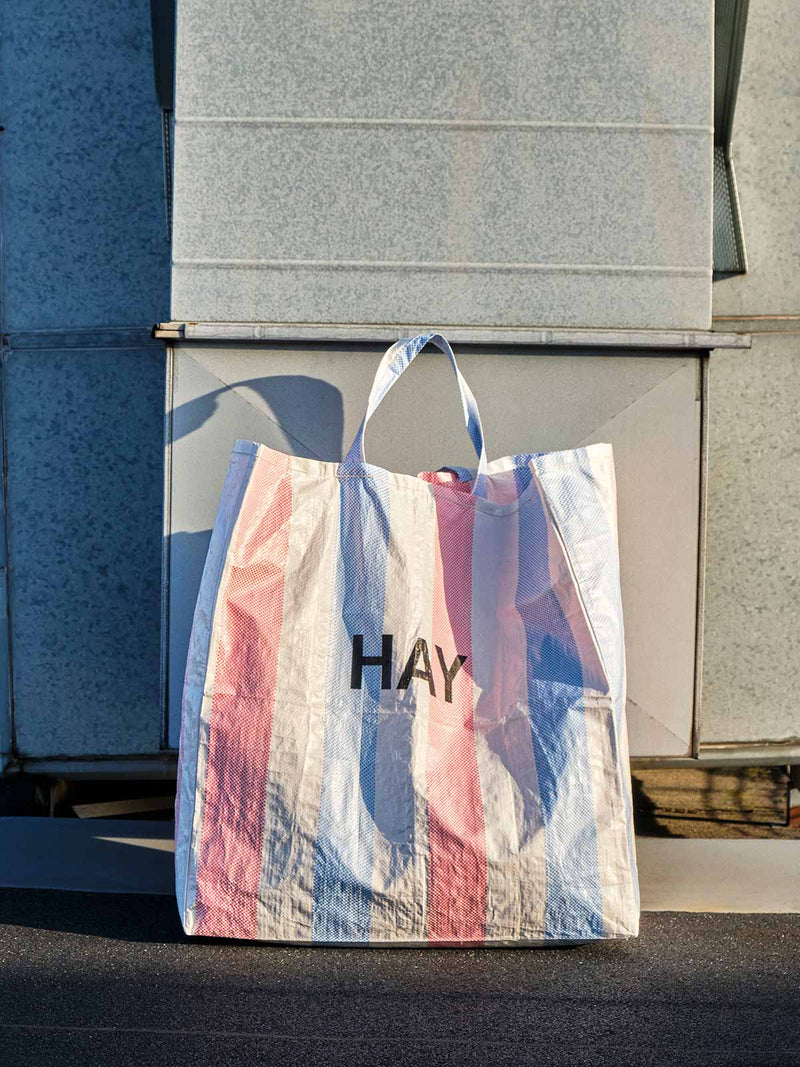 Hay bag . . . . . . #life#lifestyle#design #fashion#simplestyle  #stripe#graphicdesign#hay#tote#bag#oliverpeoples  #retaw#nature#grass#fragrance#handcream … | Mode